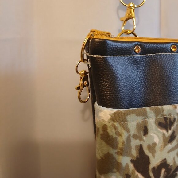 New Travel Sling Crossbody bag Brown Faux Leather Pastel floral canvas Zip Purse - Picture 6 of 12